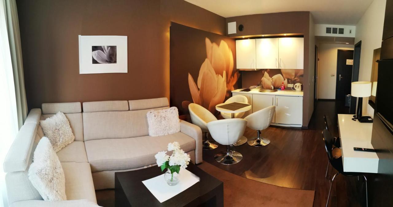 Apartament Prywatny Salon Z Aneksem Kuchennym I Sypialnia W Hotelu Diva Kołobrzeg Exterior foto