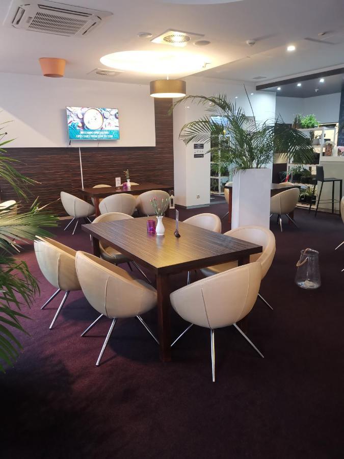 Apartament Prywatny Salon Z Aneksem Kuchennym I Sypialnia W Hotelu Diva Kołobrzeg Exterior foto